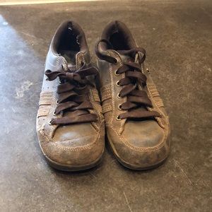 Brown women’s Skechers.
